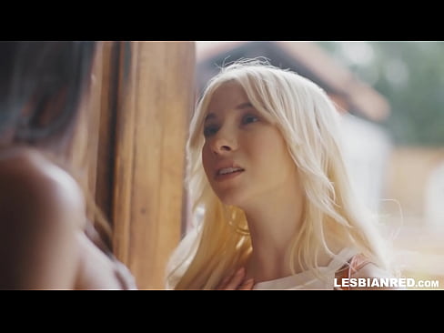 ❤️ Dievča príde domov o niekoľko mesiacov neskôr a skončí pri jedení kundičky svojej nevlastnej mamy ❤❌ Sex video na nás ﹏